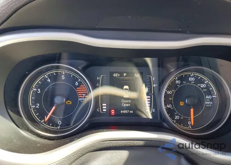 2018 Jeep Cherokee Latitude Plus z USA, uszkodzony, nr VIN 1C4PJLLB8JD509757